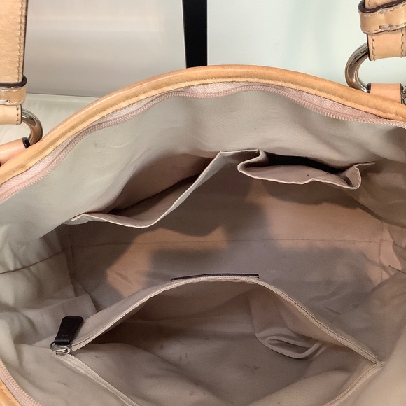 Coach Peyton Tote - Picture 8 of 9